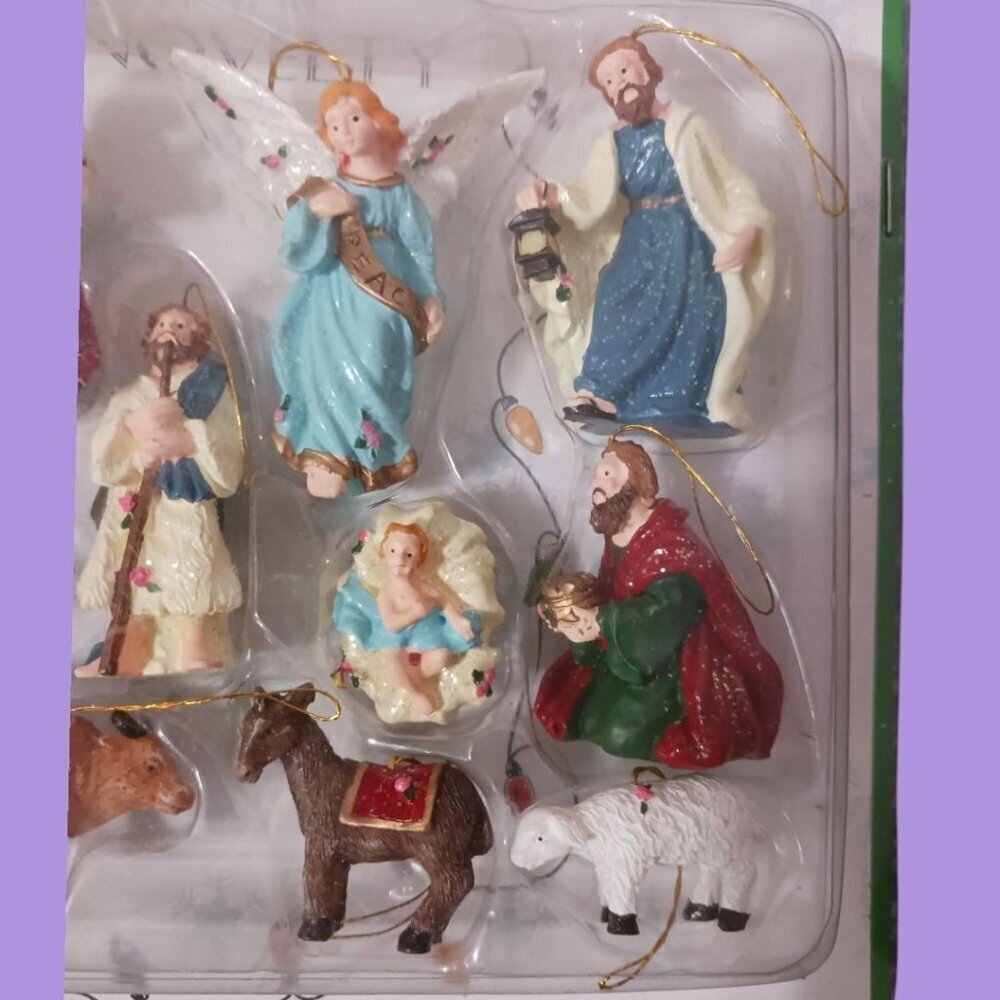 12-Piece Nativity Scene Set With Hanging Strings & Detailed Figurines For Christ - Picture 4 of 6